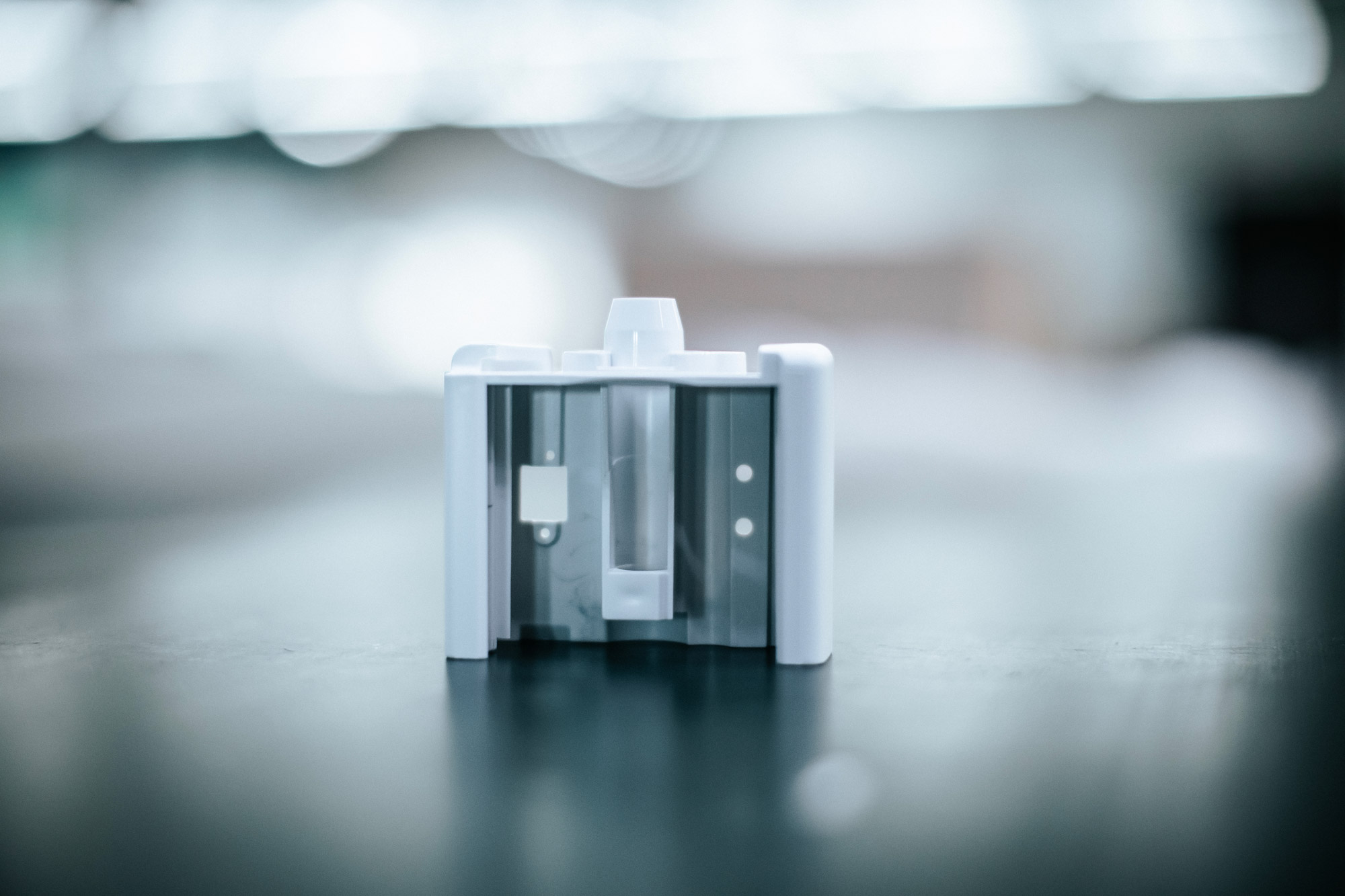 Petite pièce industrielle de verrouillage en plastique blanc